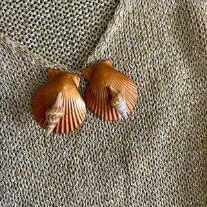 Rustic Gold hand painted double seashell design